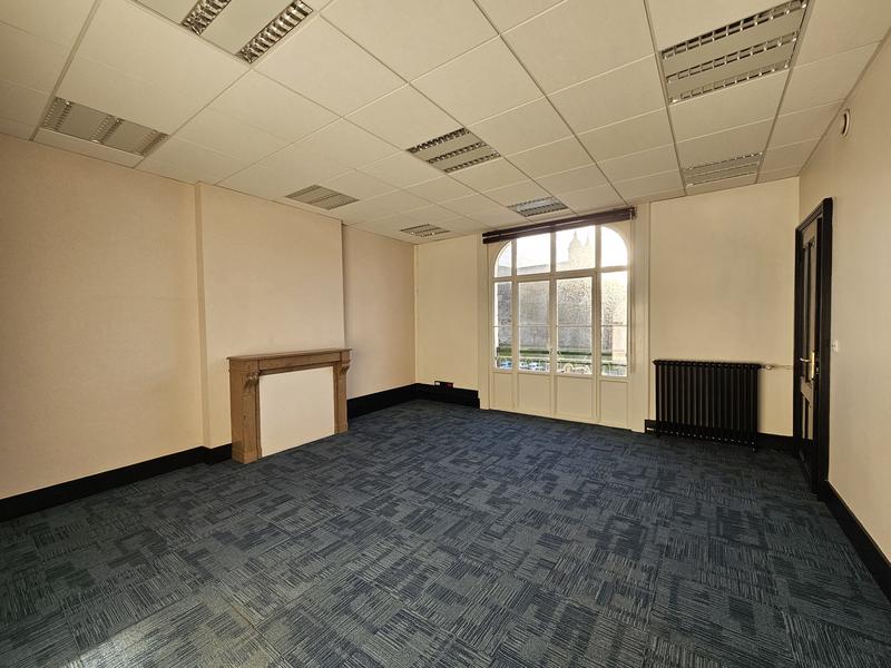 Maison - 303 m² - 12 pièces