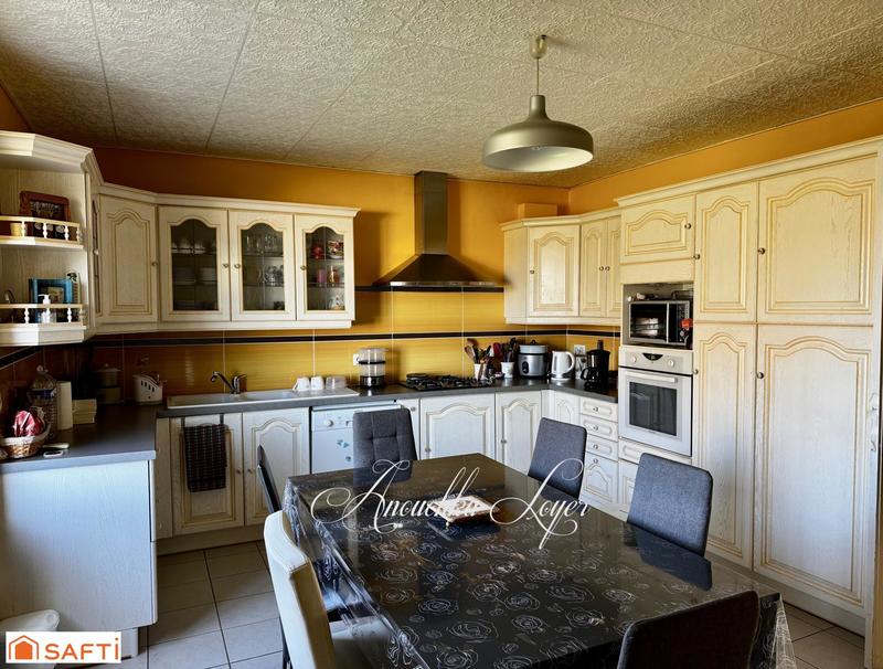 Maison - 292 m² - 9 pièces