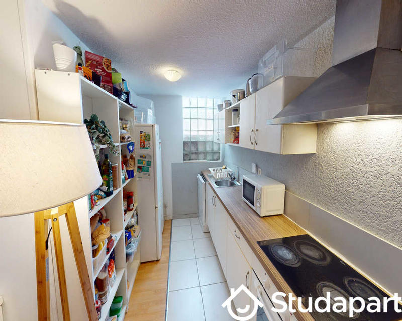 Chambre - 100 m² - 1 pièce