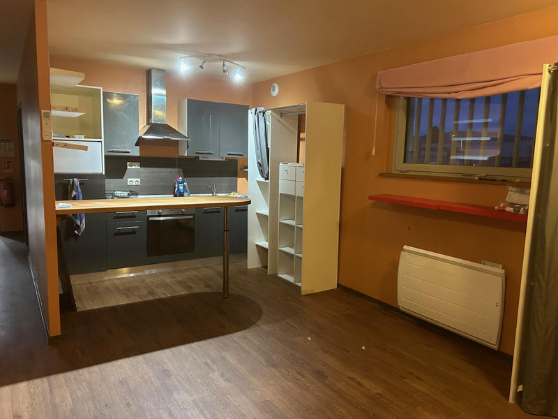 Local commercial - 619 m²