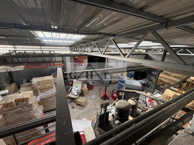 Entrepôt - 380 m²