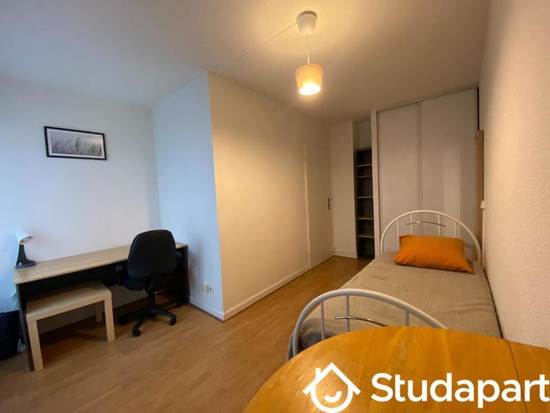 Chambre - 11 m² - 1 pièce