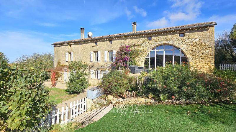 Maison - 189 m² - 6 pièces