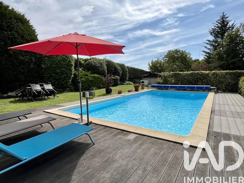 Maison - 221 m² - 7 pièces