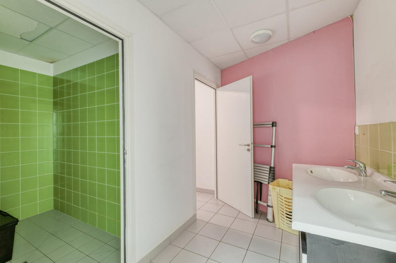 Local commercial - 460 m² - 2 pièces