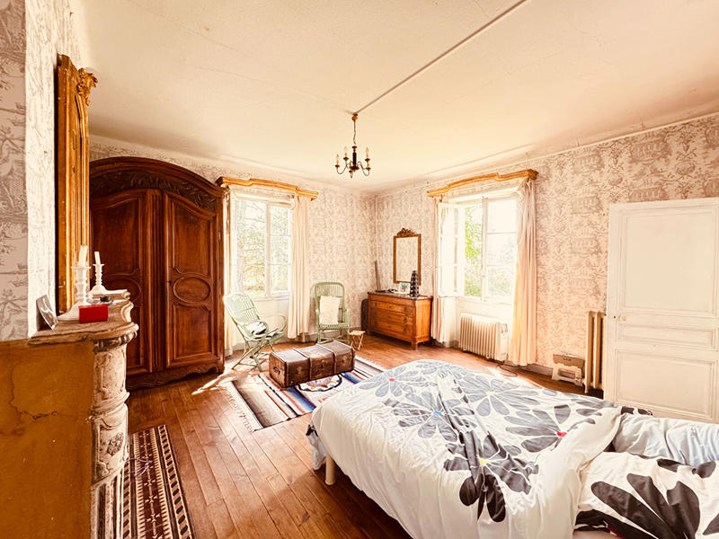 Maison - 451 m² - 10 pièces