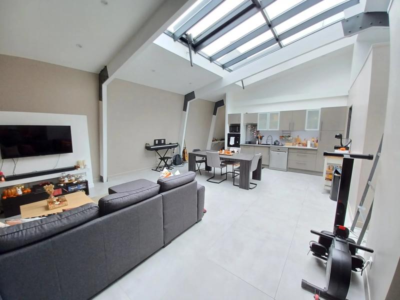 Loft - 96 m² - 3 pièces