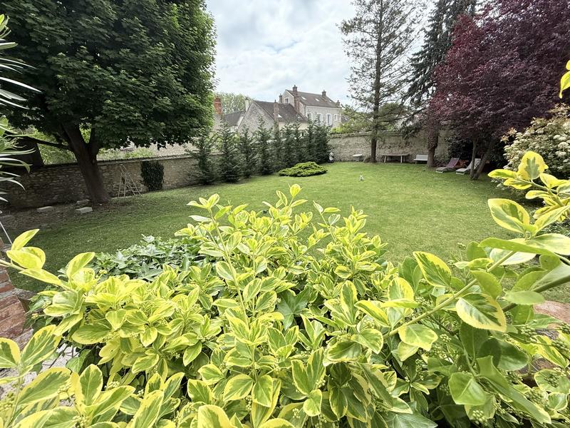 Maison - 180 m² - 7 pièces