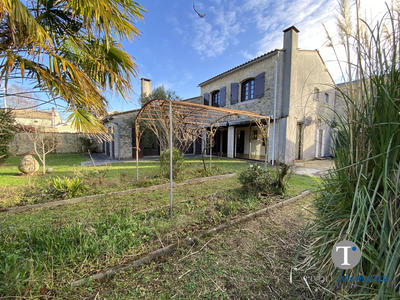 Maison - 215 m² - 7 pièces