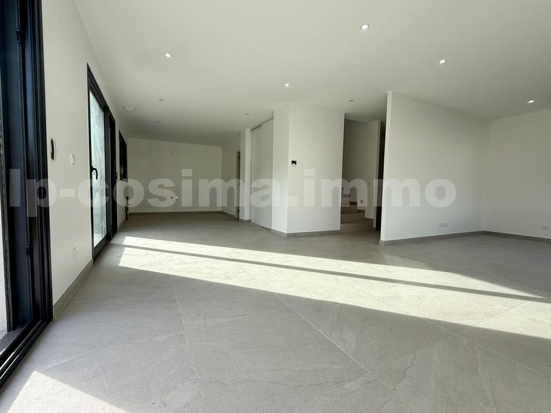 Maison jumelée - 104 m² - 4 pièces