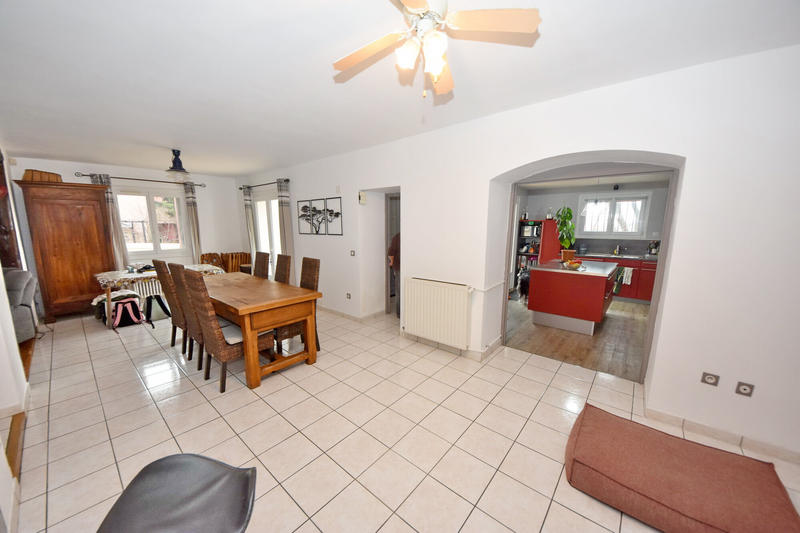 Maison - 220 m² - 7 pièces