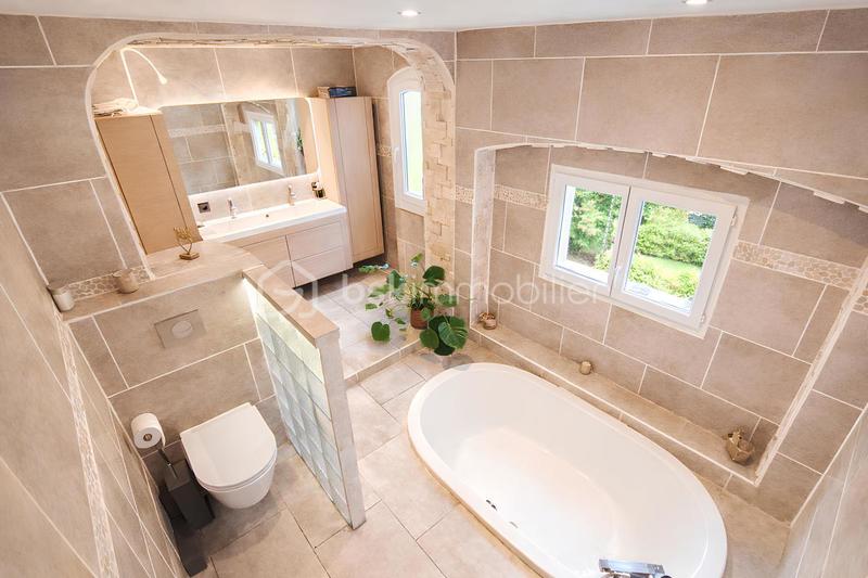 Villa - 167 m² - 6 pièces