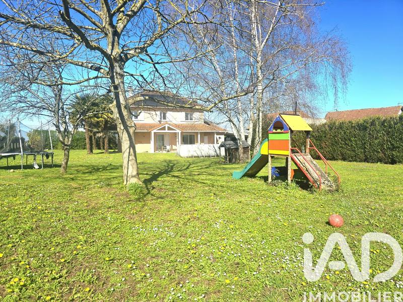 Maison - 144 m² - 7 pièces