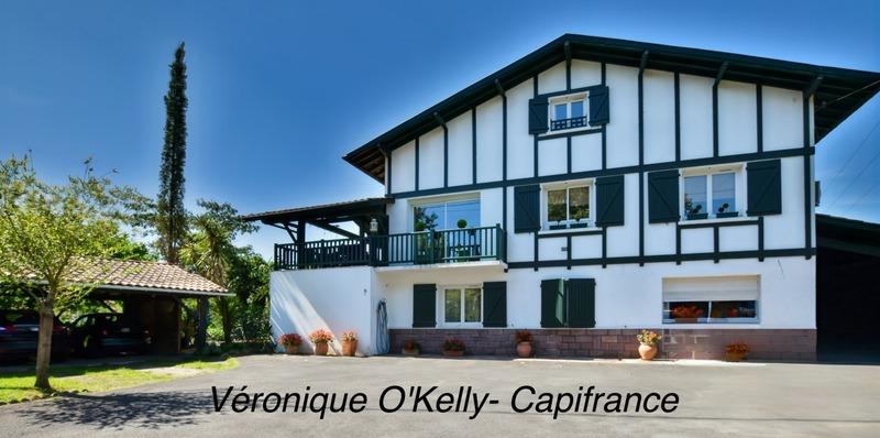 Maison - 227 m² - 8 pièces