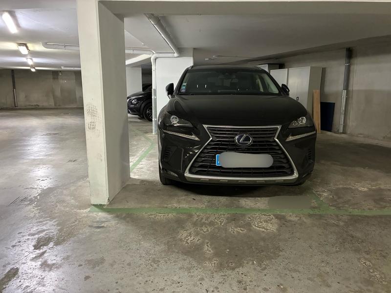 Parking / Garage - 12 m²