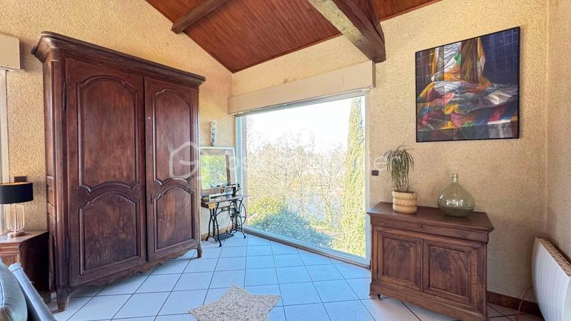 Maison d'architecte - 300 m² - 9 pièces