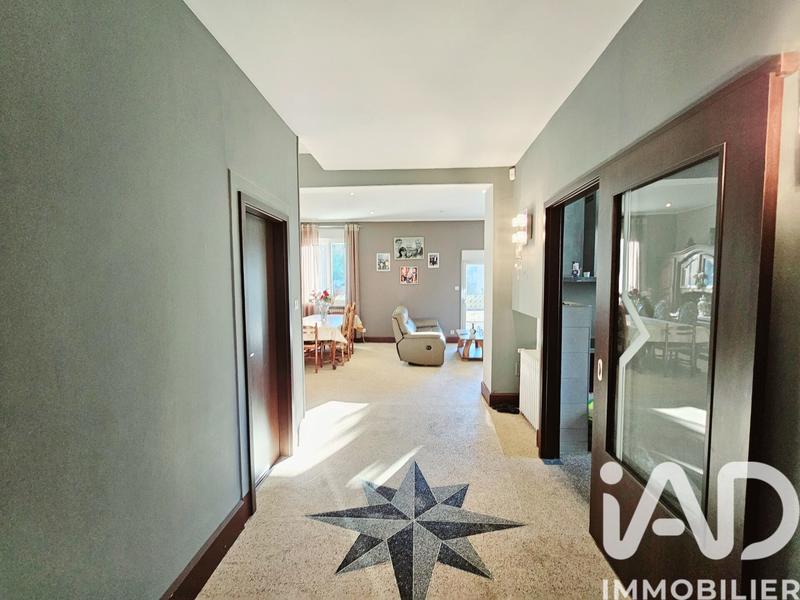 Maison - 238 m² - 11 pièces