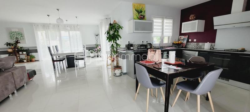 Demeure - 240 m² - 9 pièces