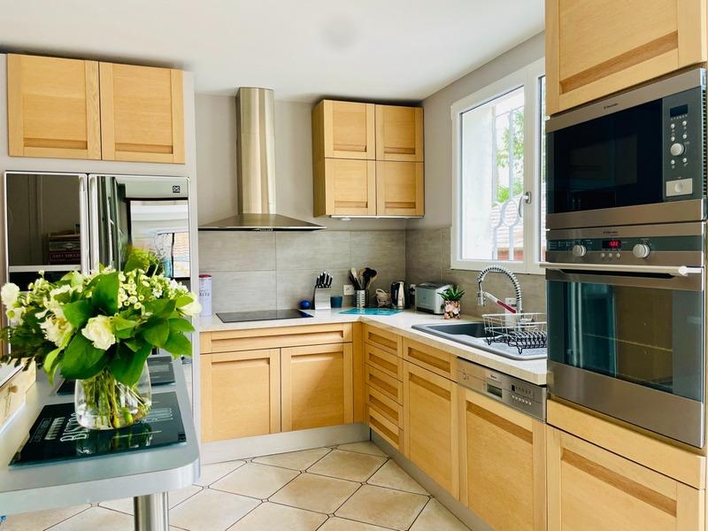 Maison - 196 m² - 8 pièces