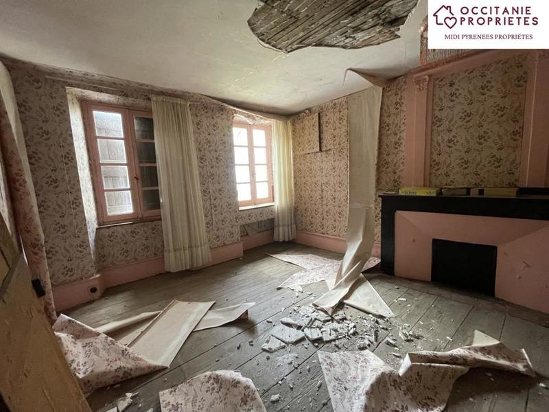 Maison de village - 360 m² - 6 pièces