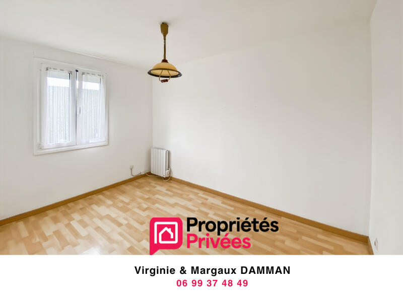 Maison - 1 100 m² - 6 pièces