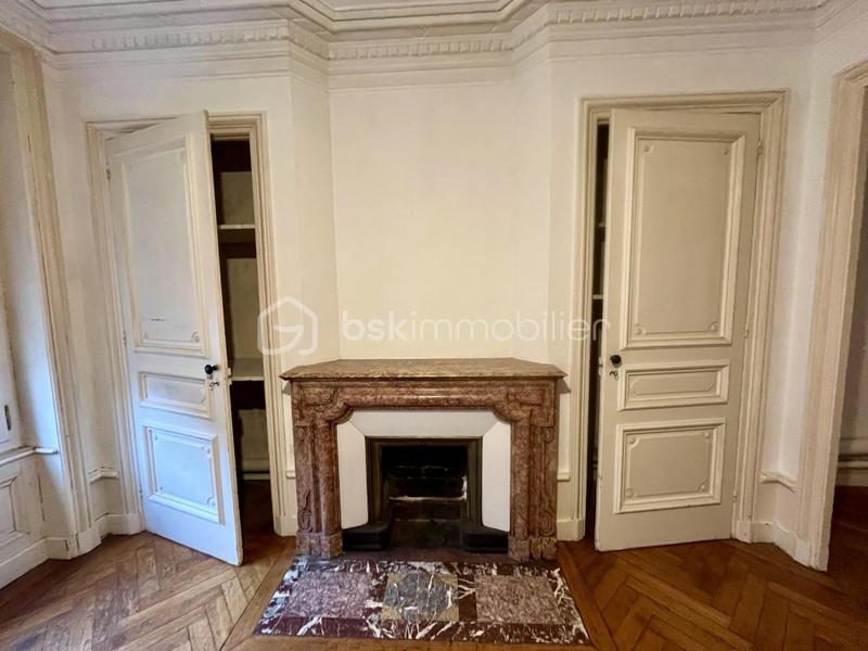 Appartement ancien - 79 m² - 4 pièces