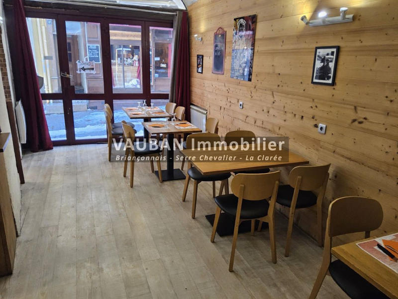 Fonds de commerce - Magasins - 102 m²