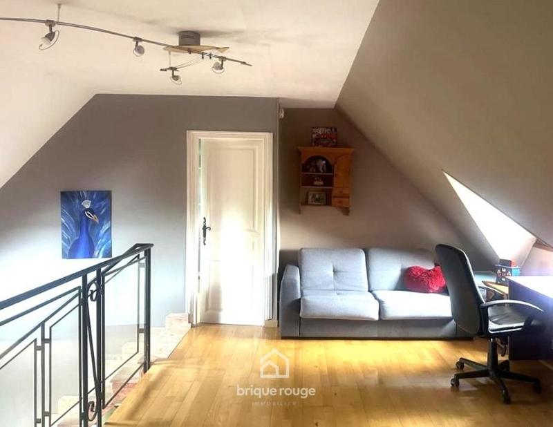 Pavillon - 148 m² - 7 pièces