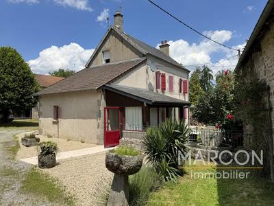 Propriété - 239 m² - 9 pièces