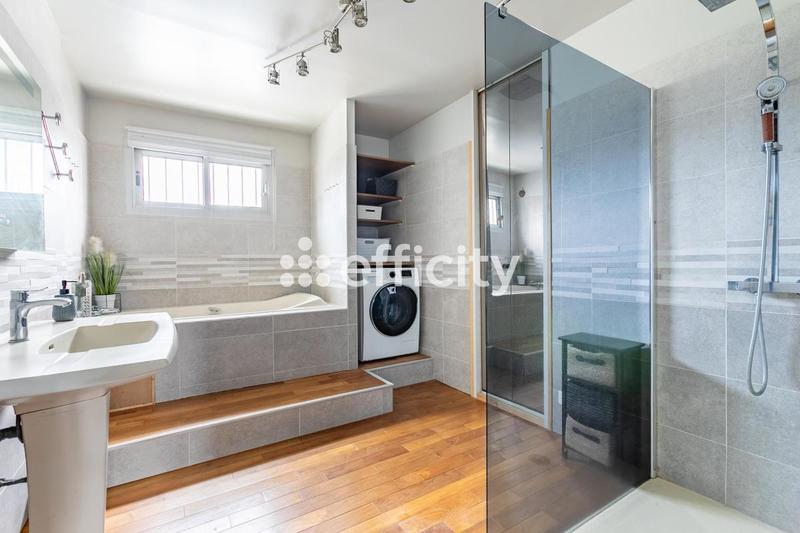 Maison - 133 m² - 6 pièces