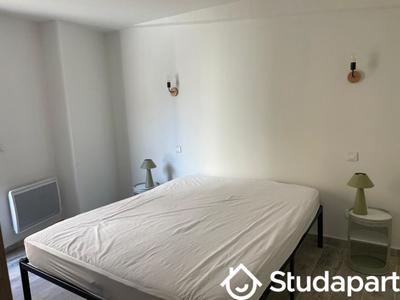 Chambre - 9 m² - 1 pièce