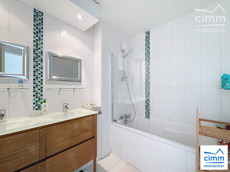 Appartement - 104 m² - 4 pièces