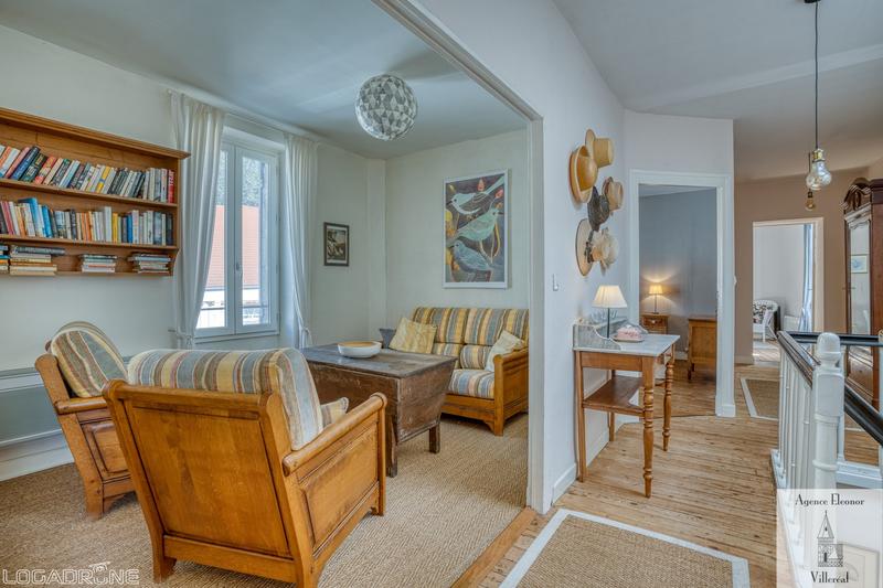 Maison traditionnelle - 195 m² - 7 pièces