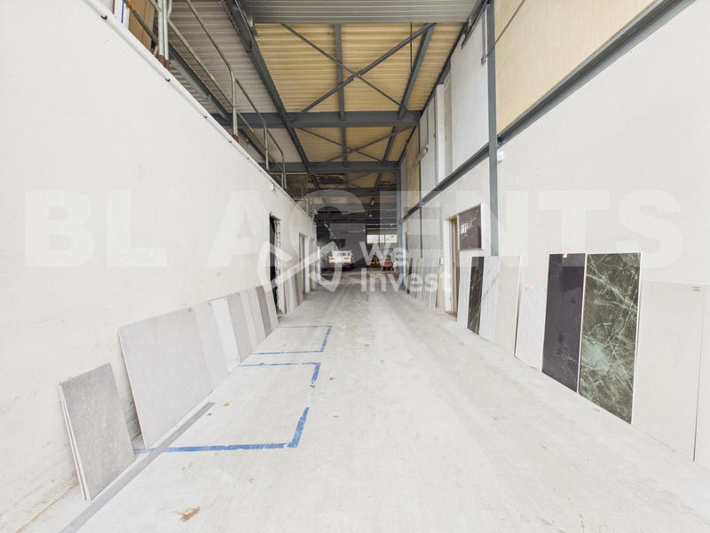 Local commercial - 1 468 m²