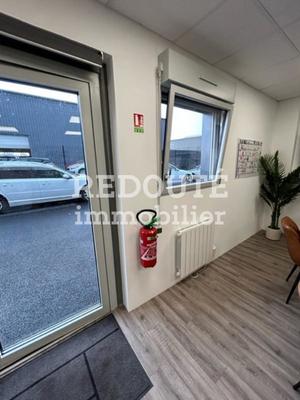 Entrepôt - 260 m² - 2 pièces