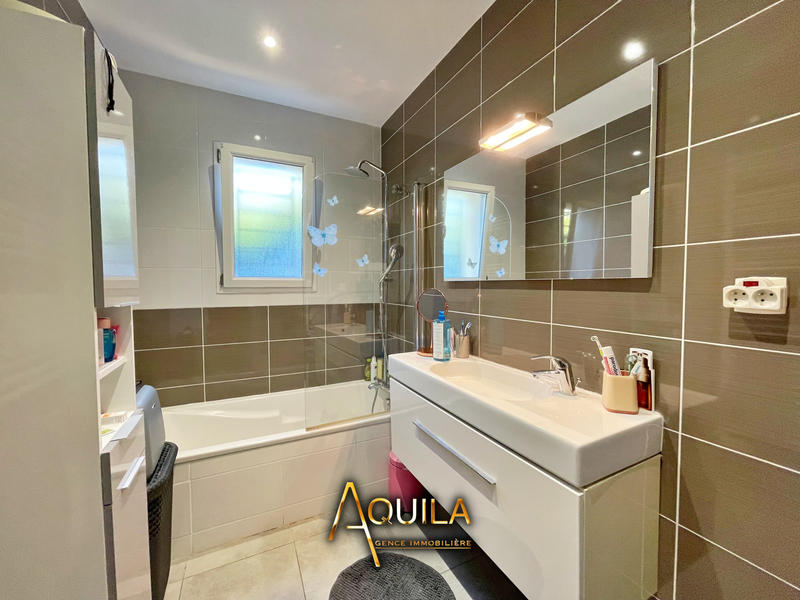 Villa - 104 m² - 5 pièces