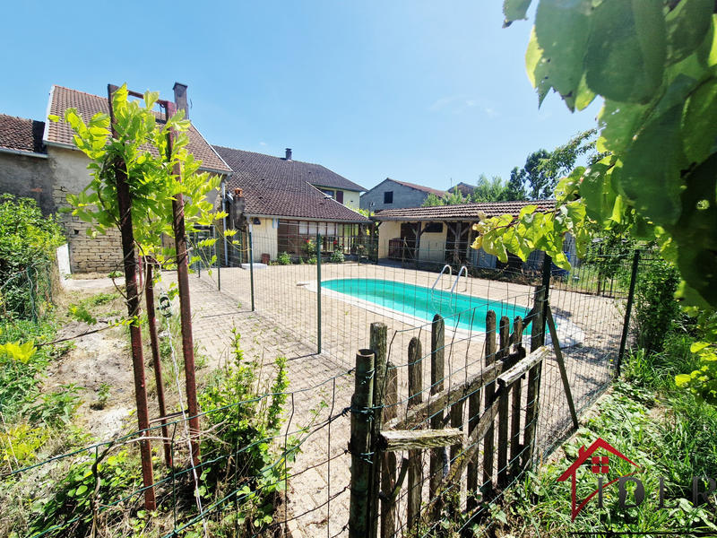 Maison - 220 m² - 7 pièces