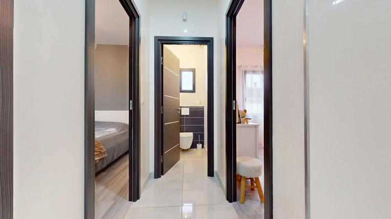 Maison contemporaine - 280 m² - 6 pièces