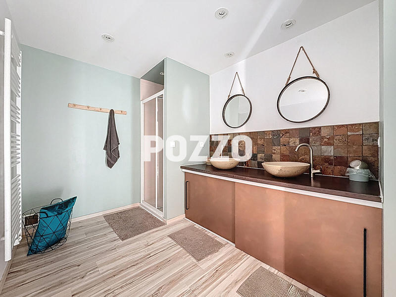 Maison - 168 m² - 7 pièces