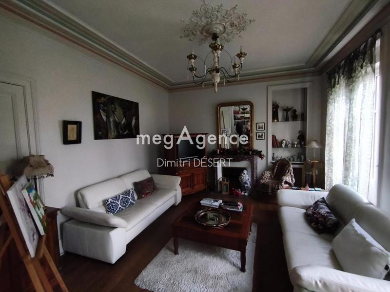 Maison - 193 m² - 10 pièces