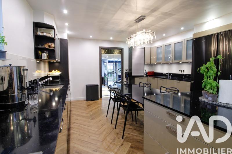 Maison de maîtres - 403 m² - 9 pièces