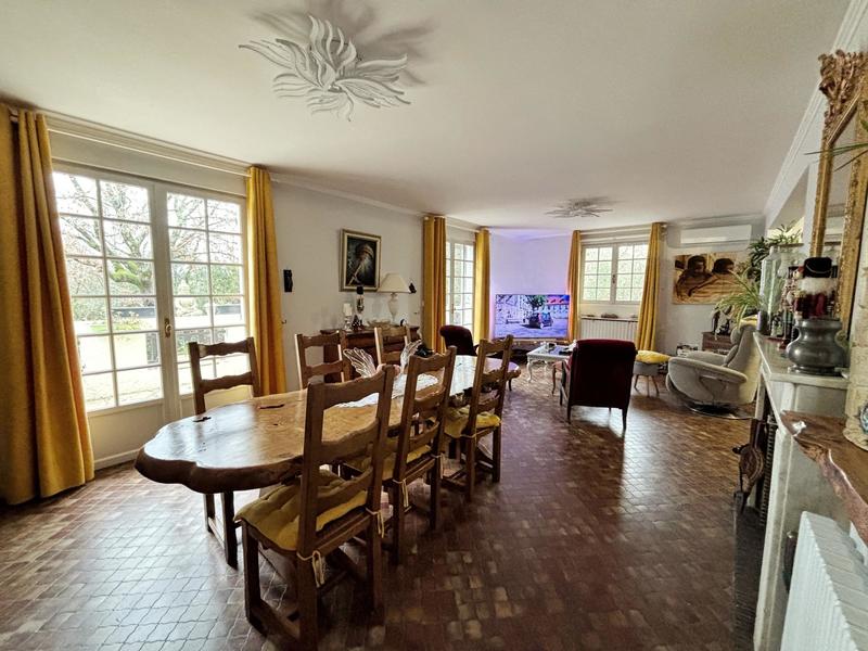 Maison - 205 m² - 6 pièces