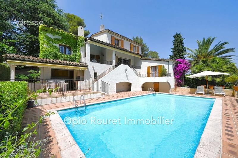 Maison - 197 m² - 7 pièces