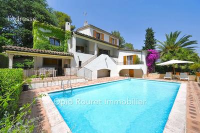 Maison - 197 m² - 7 pièces