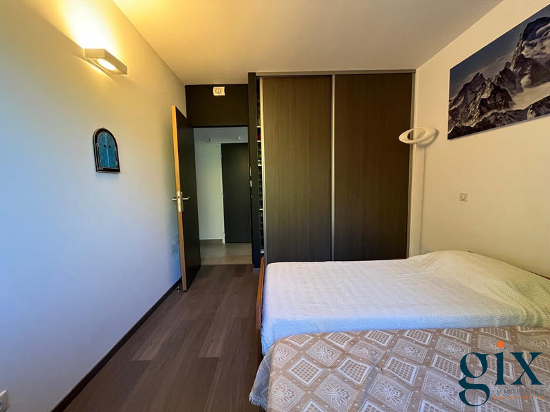 Appartement - 90 m² - 3 pièces