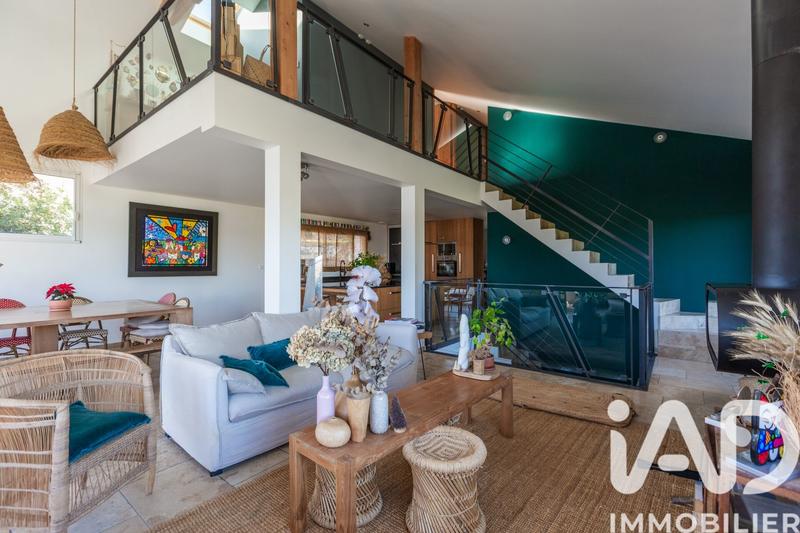 Maison - 238 m² - 6 pièces