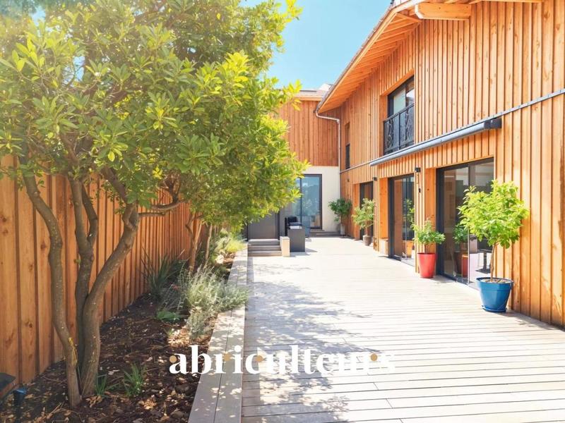 Maison - 169 m² - 6 pièces