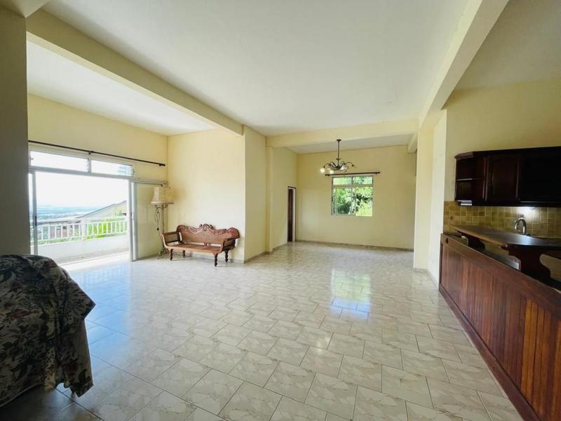 Maison - 360 m² - 10 pièces