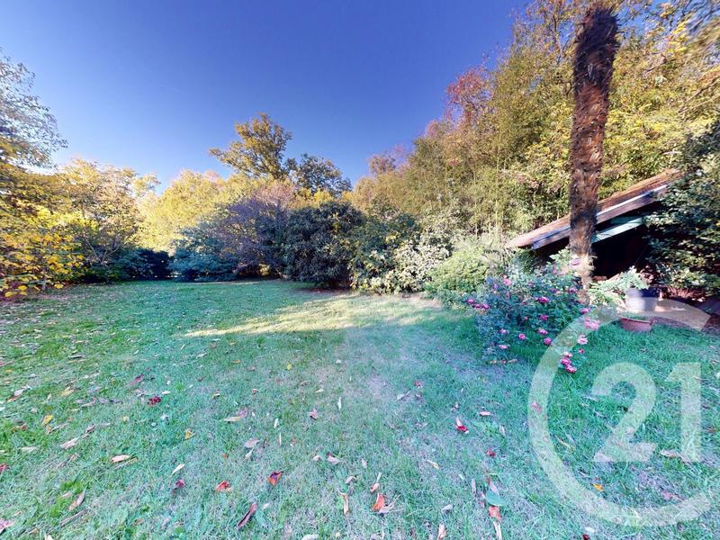 Maison - 400 m² - 8 pièces