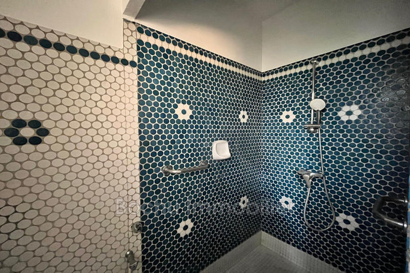 Maison - 187 m² - 6 pièces